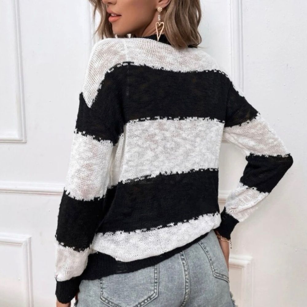 NEW Black & White Distressed Style Lightweight Sweater - Picture 2 of 6